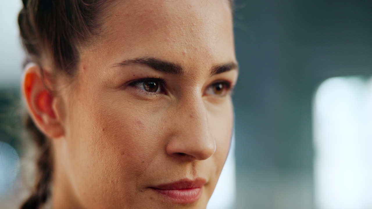 primer plano de una mujer.