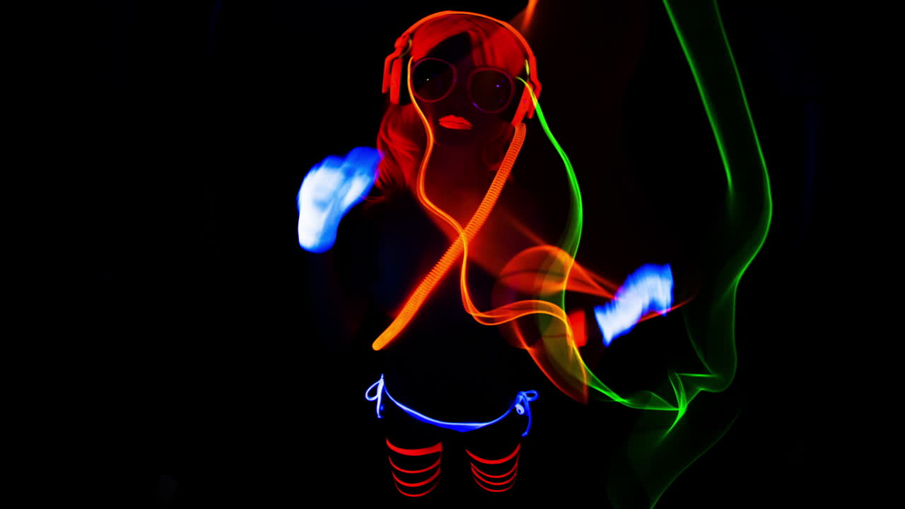 UV Glowing Woman 25