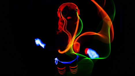 UV-Glowing-Woman-25