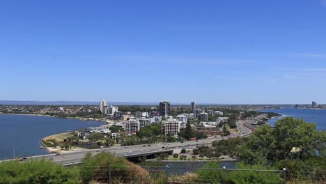 Perth-Kings-Park,-Vista-Sobre-El-Puente-Estrecho,-Los-Ríos-Swan-Y-Canning