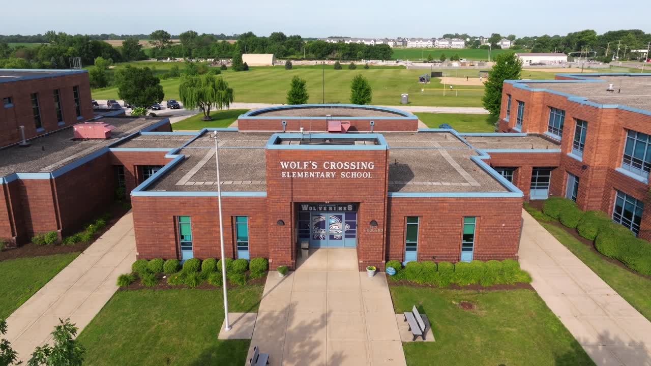 la escuela primaria de wolf's crossing