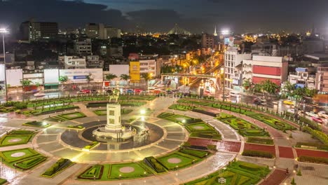4k time-lapse: el horizonte de bangkok y el tráfico en la hora pico.