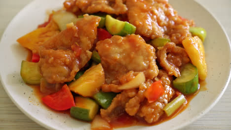 Stir-fried-sweet-and-sour-sauce-with-pork-and-vegetable