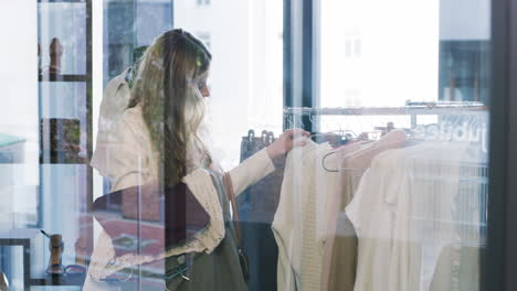 ir de compras para algunos artículos esenciales de vestuario de invierno