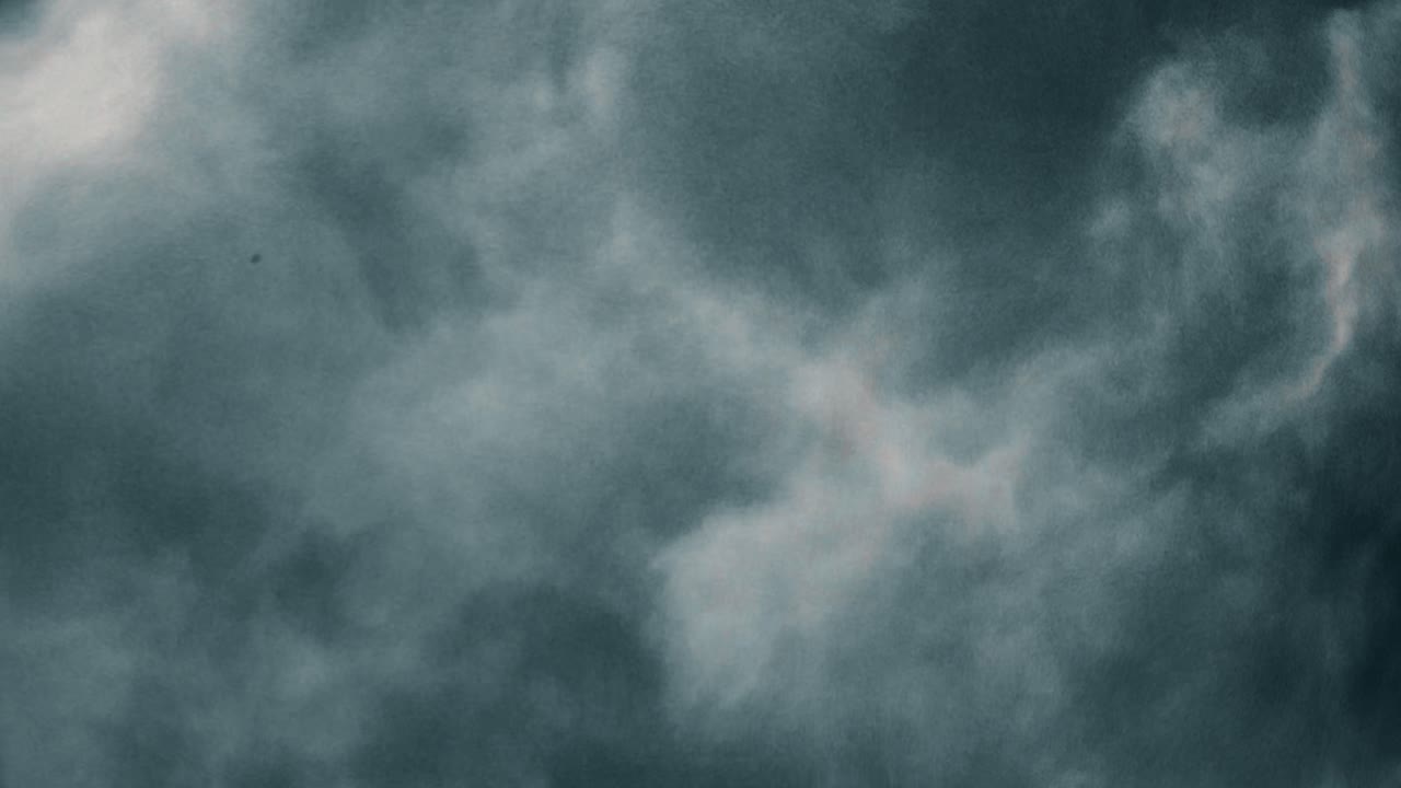 4k Dark Storm Clouds Are Moving At Viewer ,Timelapse