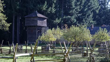 fort nisqually en un día soleado en el estado de washington