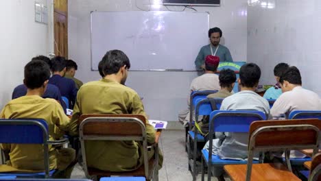 tutoría dentro del aula