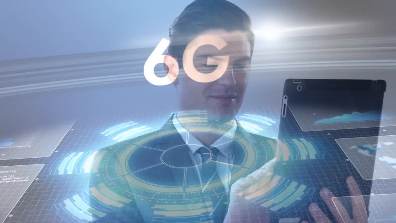animación de texto de 6g, escaneo de alcance y procesamiento de datos sobre hombre de negocios usando tableta