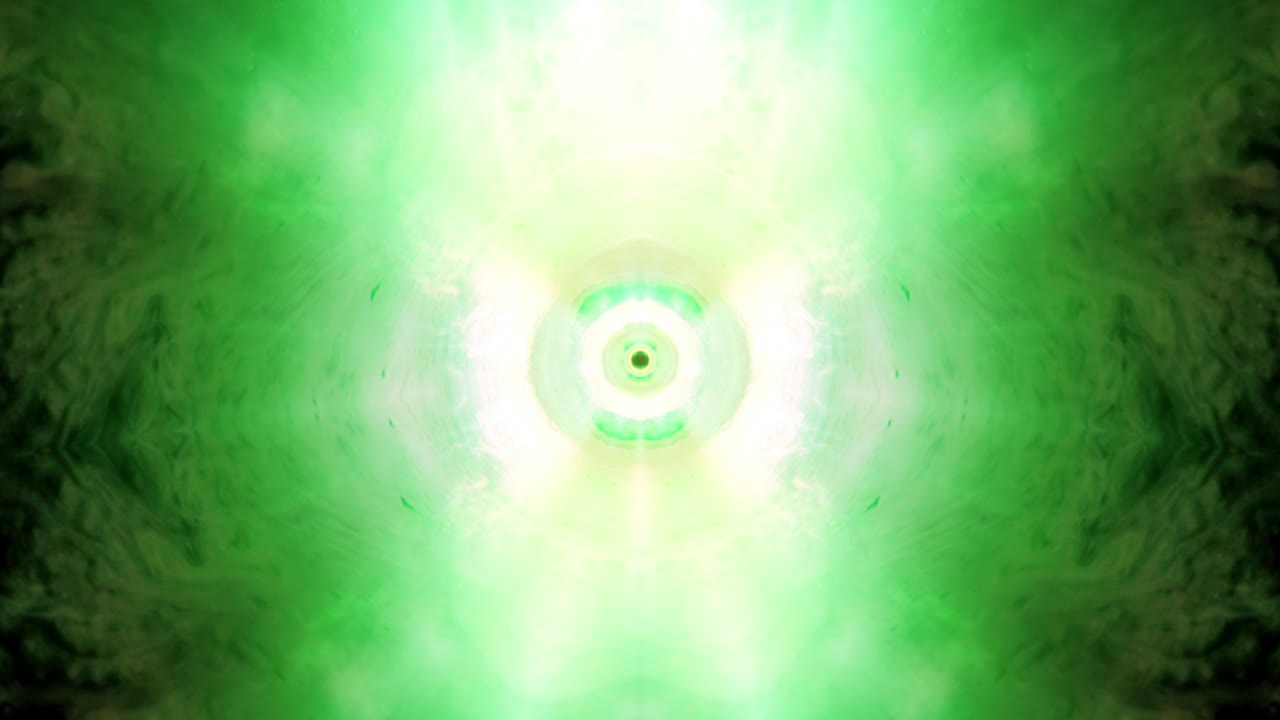 бесконечный цикл мерцания зеленого свечения вращающийся калейдоскоп туннель блестящих зеленых неоновых цветовых огней.4k абстрактные цифровые туннельные секторы. кибер красочные световые стены и светлая блеск вращающаяся анимация