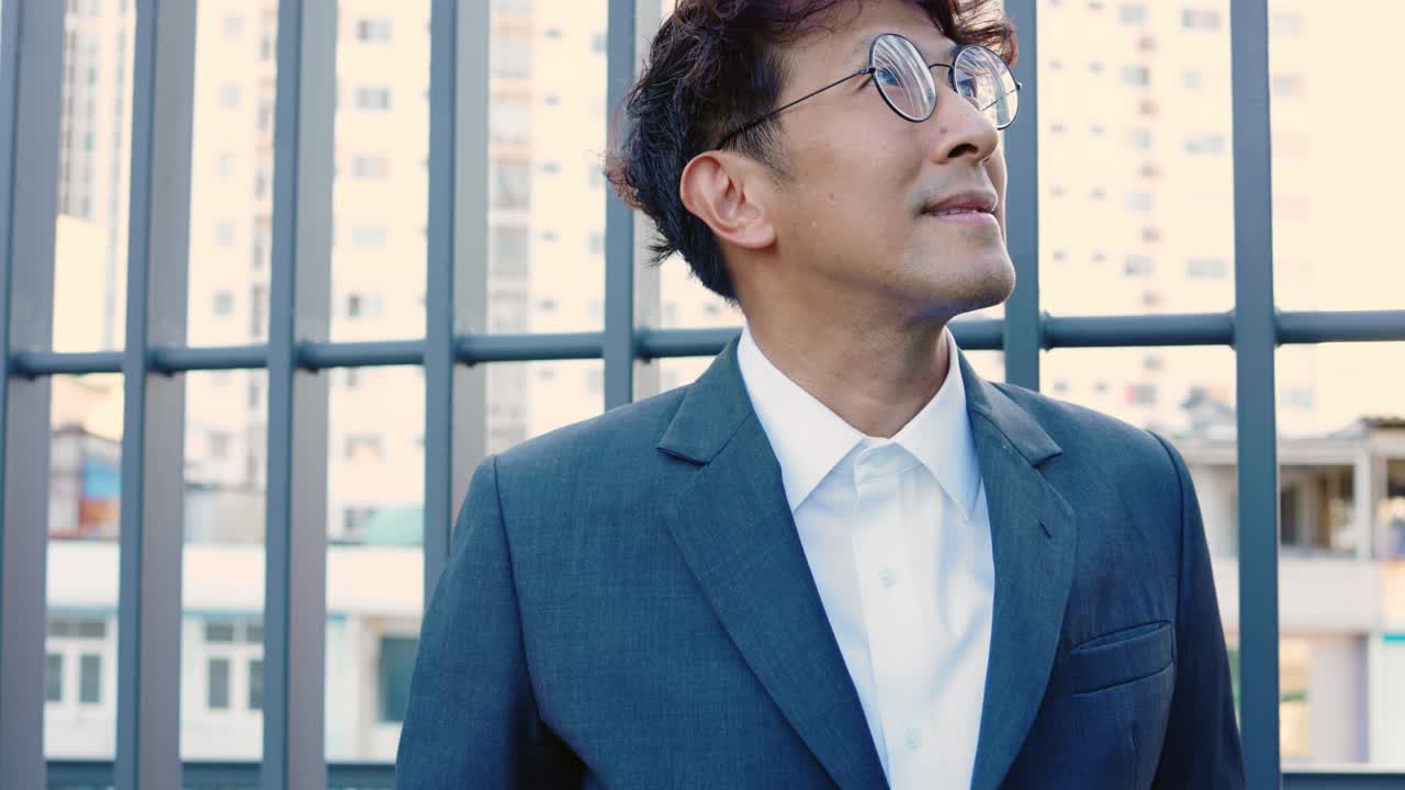 영감과 동기를 부여하는 아시아 사업가의 초상화