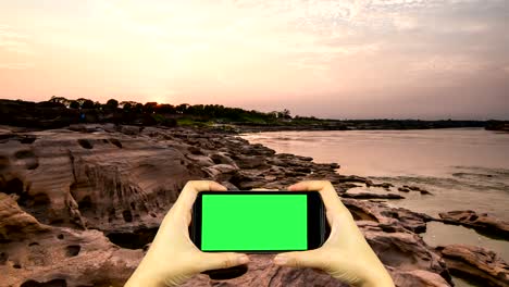 shoot video of nature with smart phone with green screen display