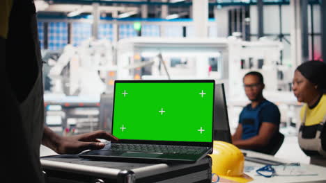 black photovoltaics factory manager using isolated pc to optimize production