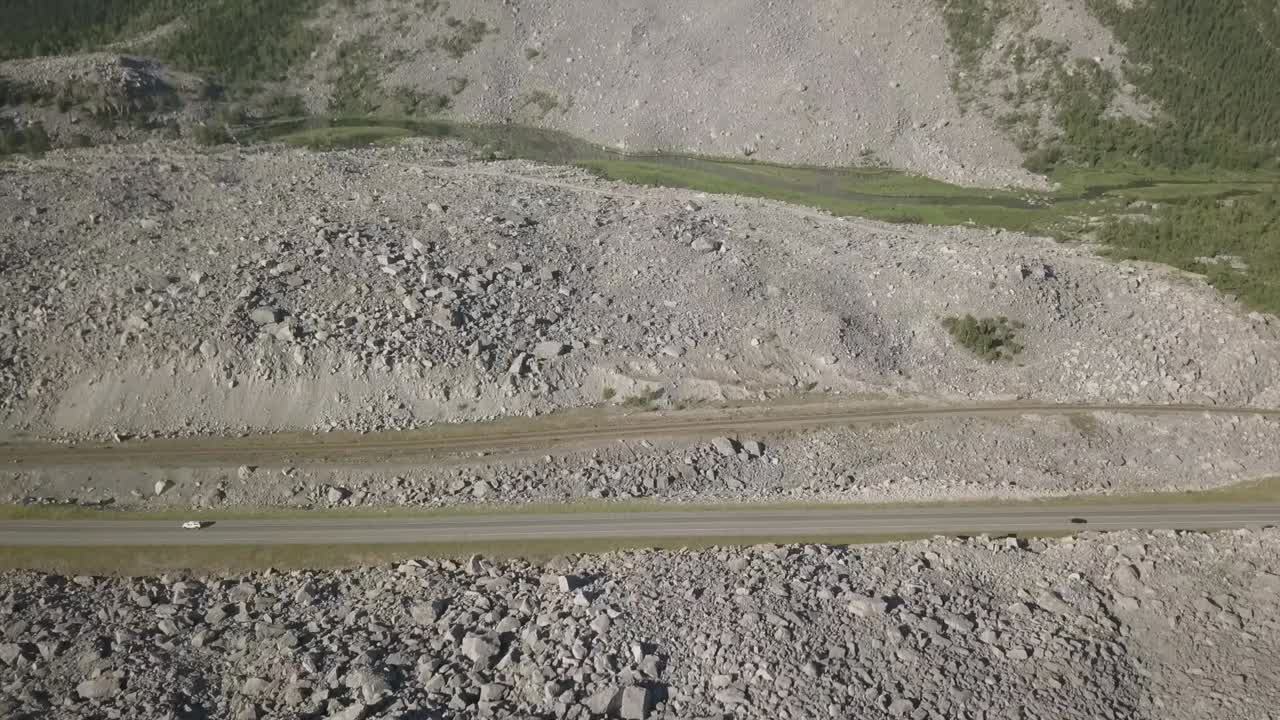 vista aérea de los escombros de piedra caliza de frank slide