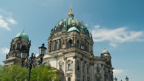 Berlin-Cathedral-On-A-Clear-Spring-Day-01