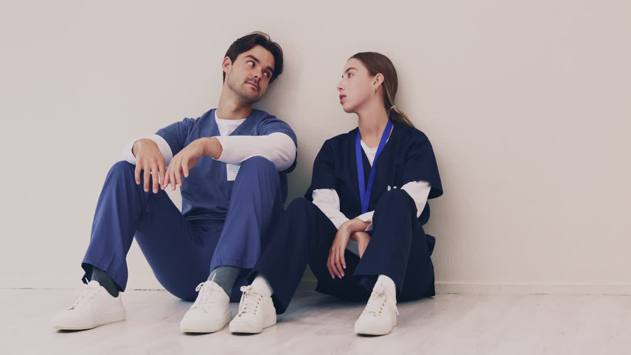 팀, 병원, 그리고 바닥에 있는 의사들