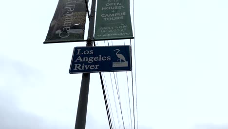 Los-Angeles-River-Zeichen-Auf-Der-Straße