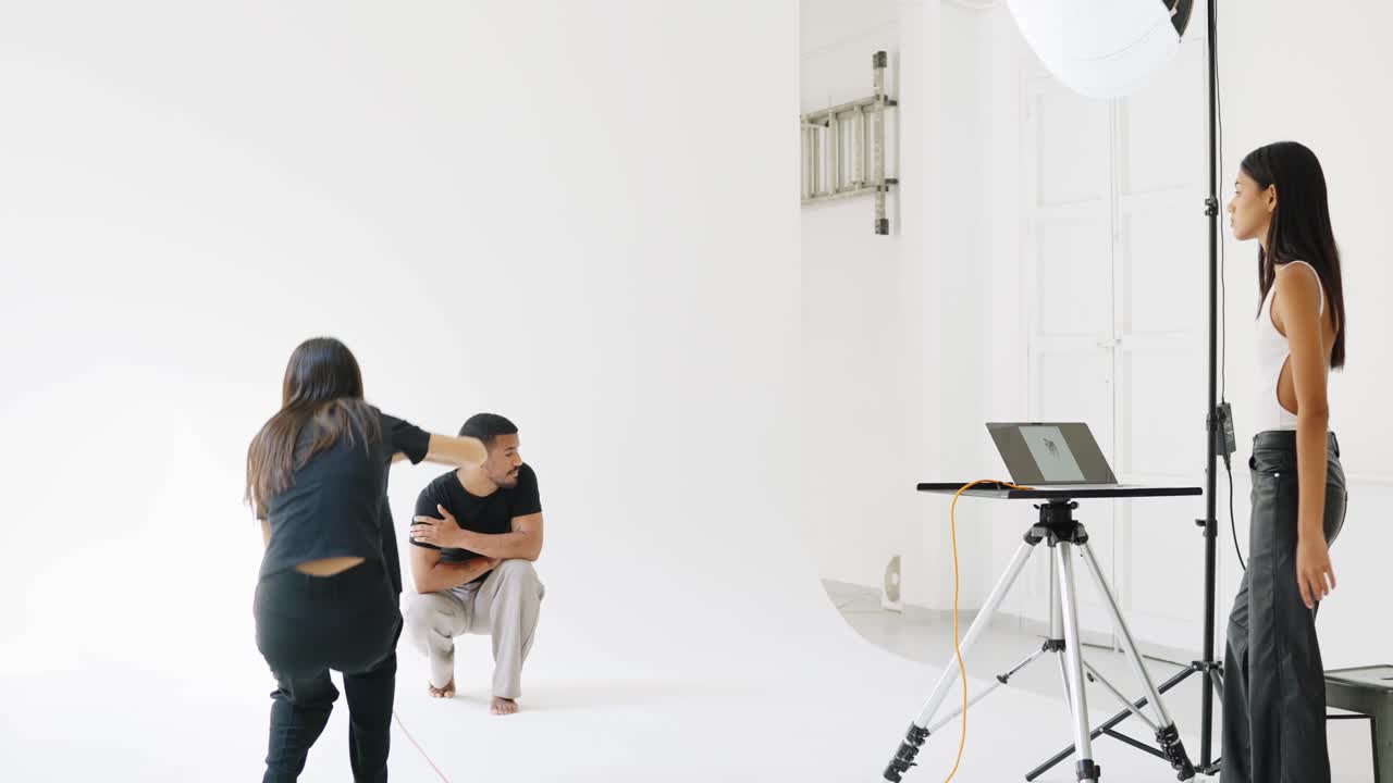 detrás de las escenas de una sesión de fotos