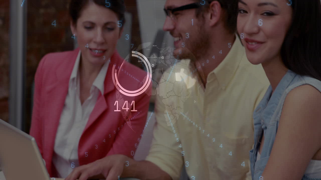 animación de la red de conexiones y procesamiento de datos sobre diversas personas de negocios en la oficina