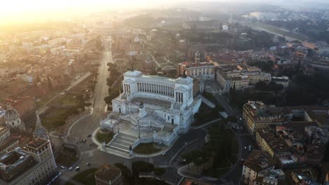 Piazza-Venezia-Bei-Sonnenuntergang