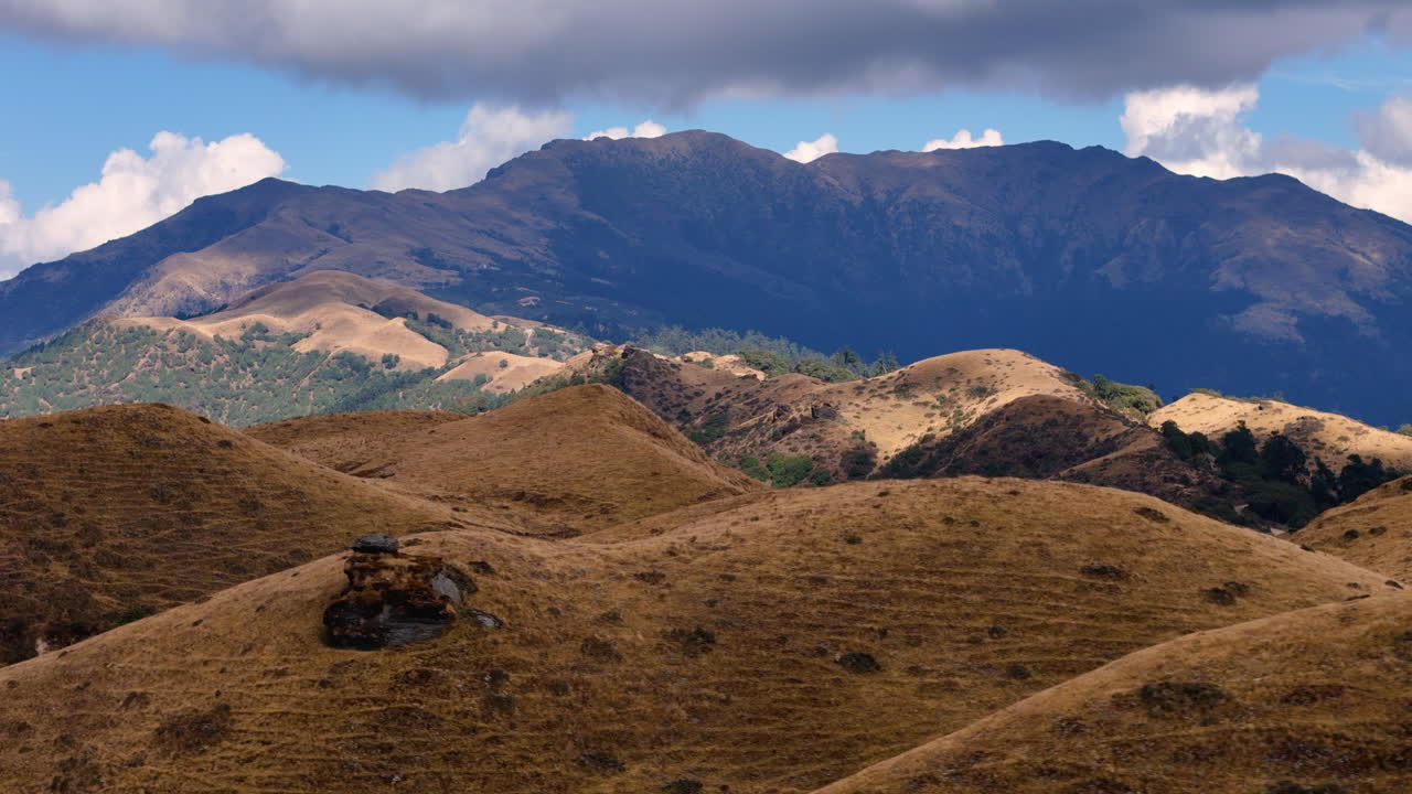 paisaje montañoso toma de avión no tripulado del pico pikey nepal naturaleza escénica