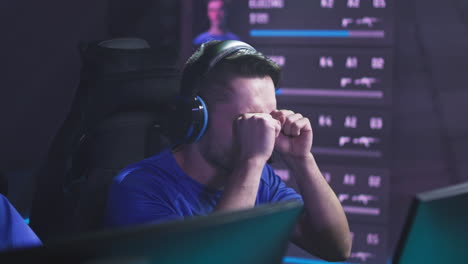 esports gamer in competition