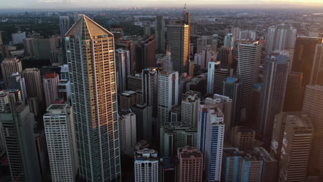 La-Ciudad-De-Makati-Es-Una-Concentración-De-Rascacielos-En-El-Metro-De-Manila.