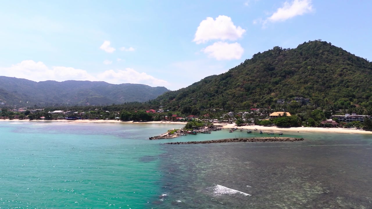Bãi biển Lamai, bến tàu, thuyền đánh cá, cây xanh, v.v., Koh Samui