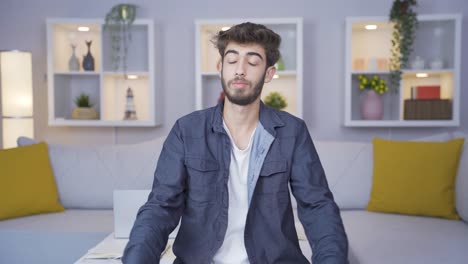 Man-looking-at-camera-with-a-negative-expression.