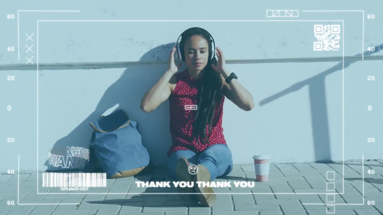 여성이 음악을 듣고 커피를 마시는 것에 대한 통계와 그래프의 애니메이션