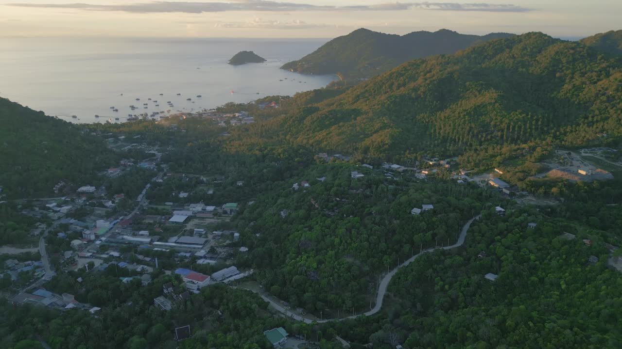 열대 섬 의 멋진 전망 을 가진, 해 가 지는 풍경적 인 관점 에서 코 타오 의 공중 후퇴