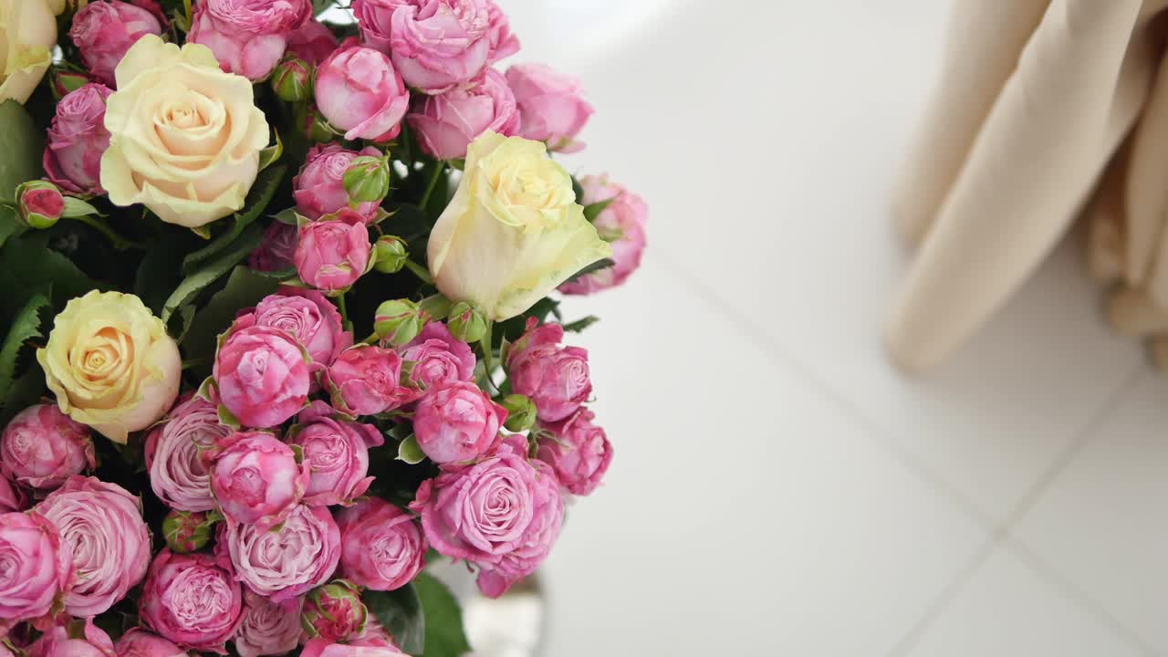 Mazzo di piccole rose rosa