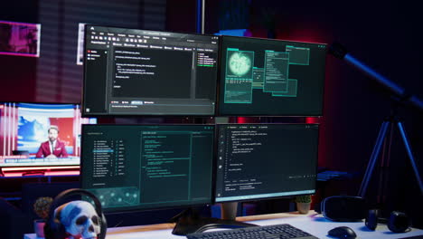 script que se ejecuta en la computadora en la base secreta de operaciones utilizada por el hacker