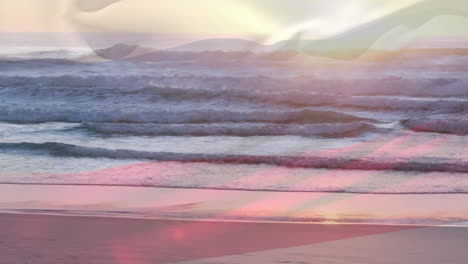 composición digital de ondear la bandera de rusia contra la vista de la playa y las olas del mar