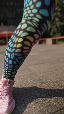 mujer haciendo ejercicio al aire libre