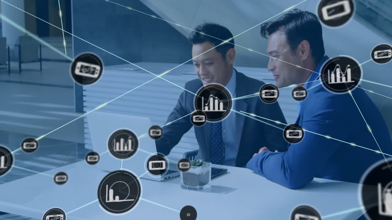 다양한 사업가들이 일에 대해 논의하는 아이콘과의 연결 네트워크의 애니메이션