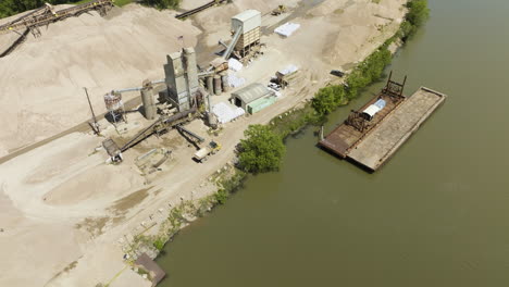 planta industrial de arena y grava de la orilla del río en arkansas, estados unidos