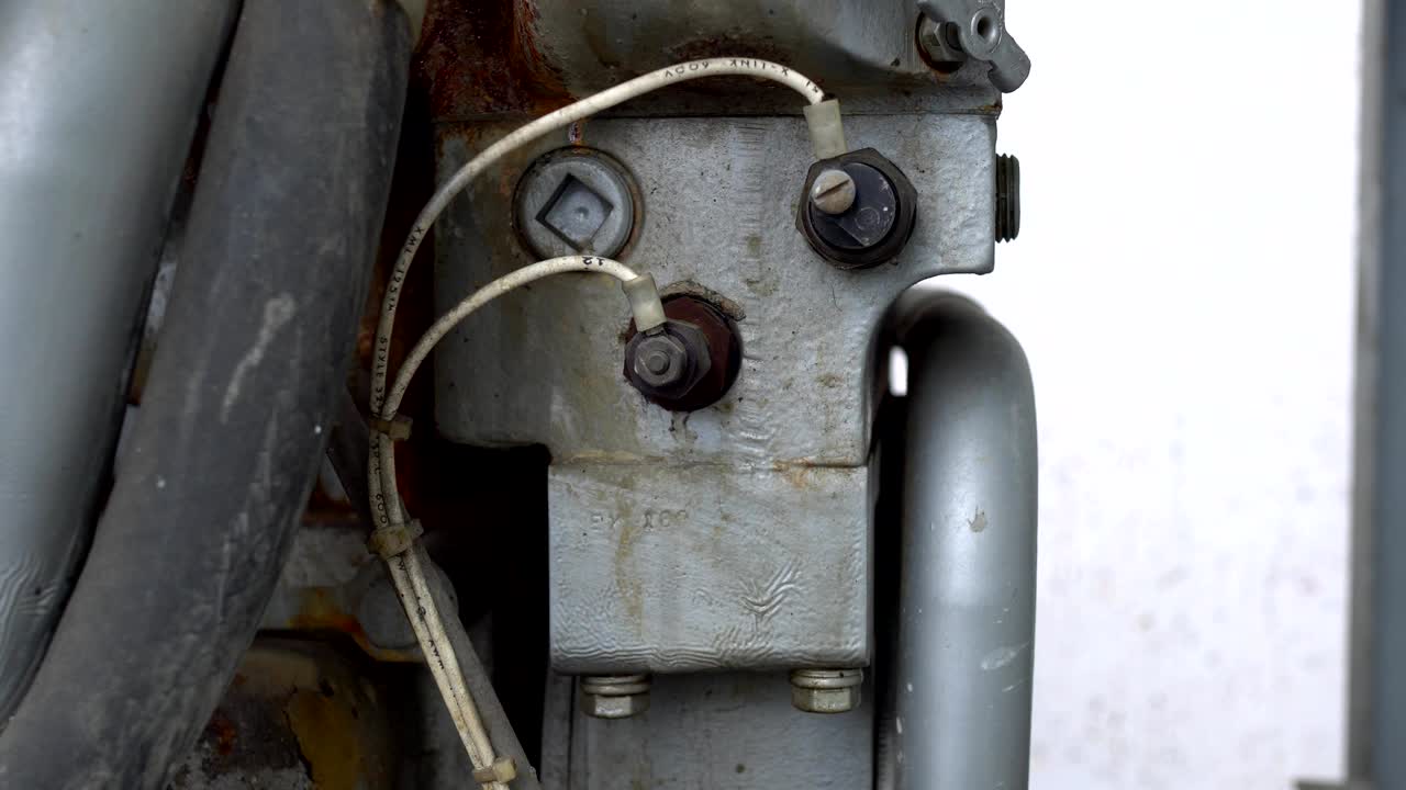 cerca de las partes del alternador sincrónico sin escobillas.