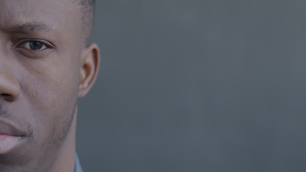 primer plano de la cara de un hombre