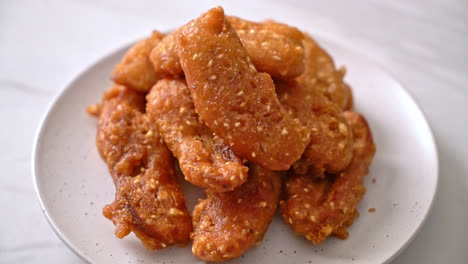 deep-fried-sliced-potatoes-stick-with-sesame---Thai-food-style