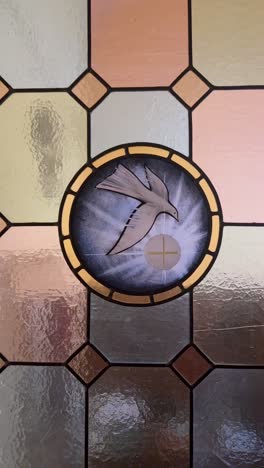 vitral of the holy spirit that loves