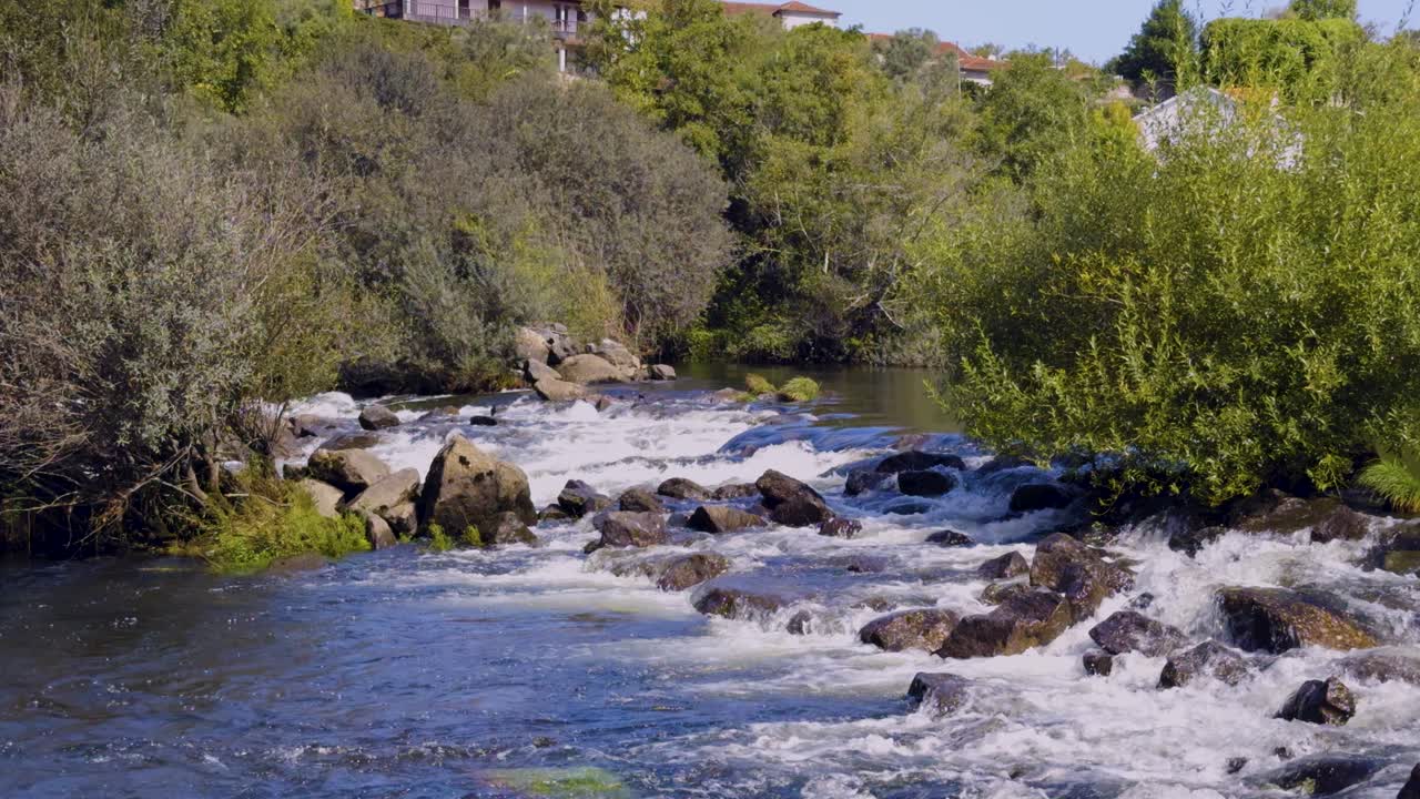 Close up of the rapids in the Lima river