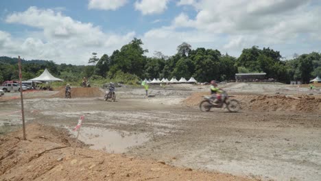 serikin bau dirt bike race,kuching,borneo.