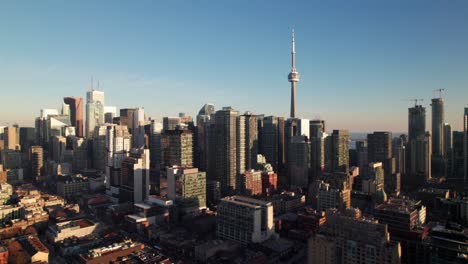 vista aérea prístina del horizonte de toronto, en 4k