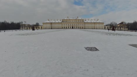 oberschleißheim schloss en invierno palacio alemán cubierto de nieve