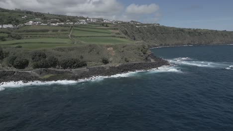 Paisaje-De-Santo-Antonio-A-Lo-Largo-De-La-Costa,-Sao-Miguel-De-Las-Islas-Azores