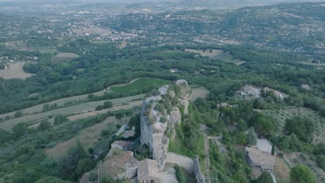 Drone-Aéreo-Luberon-Provence-Saignon-Francia-Ciudad-Medieval-Al-Amanecer