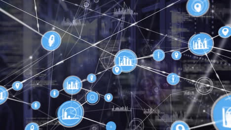 animación del procesamiento de datos e iconos sobre la sala del servidor