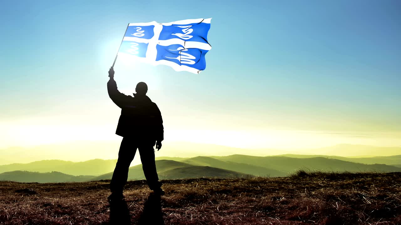 성공적인 실루 남자 우승자 산꼭대기에서 마르티니크 발을 흔들고, 시네마그라프 루프 배경