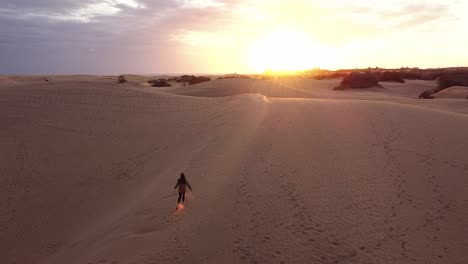 desierto de dunas de arena contra el paisaje marino en maspalomas gran canaria desiertos cerca de la costa