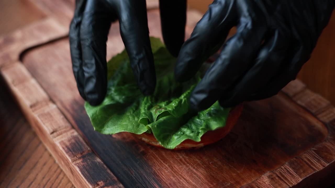 estoy preparando una hamburguesa.